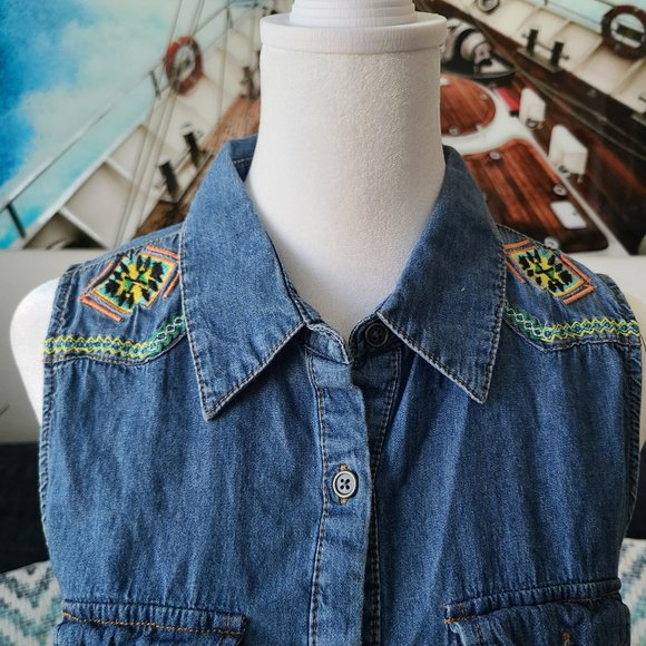 Embroidered Button Down By Girl Krazy - Picture 4 of 15